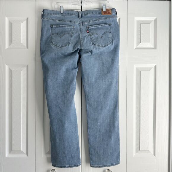 Levis Jeans Womens Plus Size 16W Classic Straight Light Denim Wash Streetwear - Picture 2 of 9